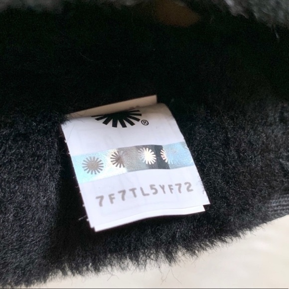 UGG Classic Mini UGG Rubber Logo Boots - Picture 8 of 8